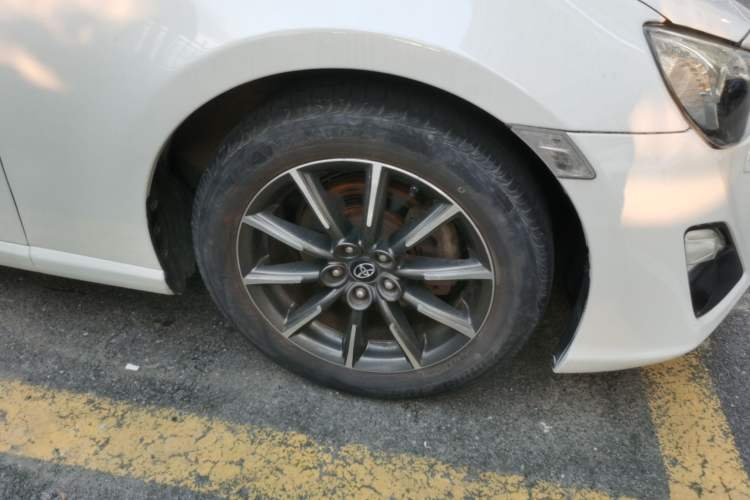 Used Toyota 86 2013 2.0L Manual Luxury Version Right Front Wheel Hub