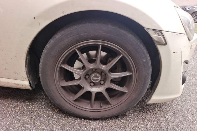 Used Toyota 86 2013 2.0L Automatic Luxury Version Right Front Wheel Hub