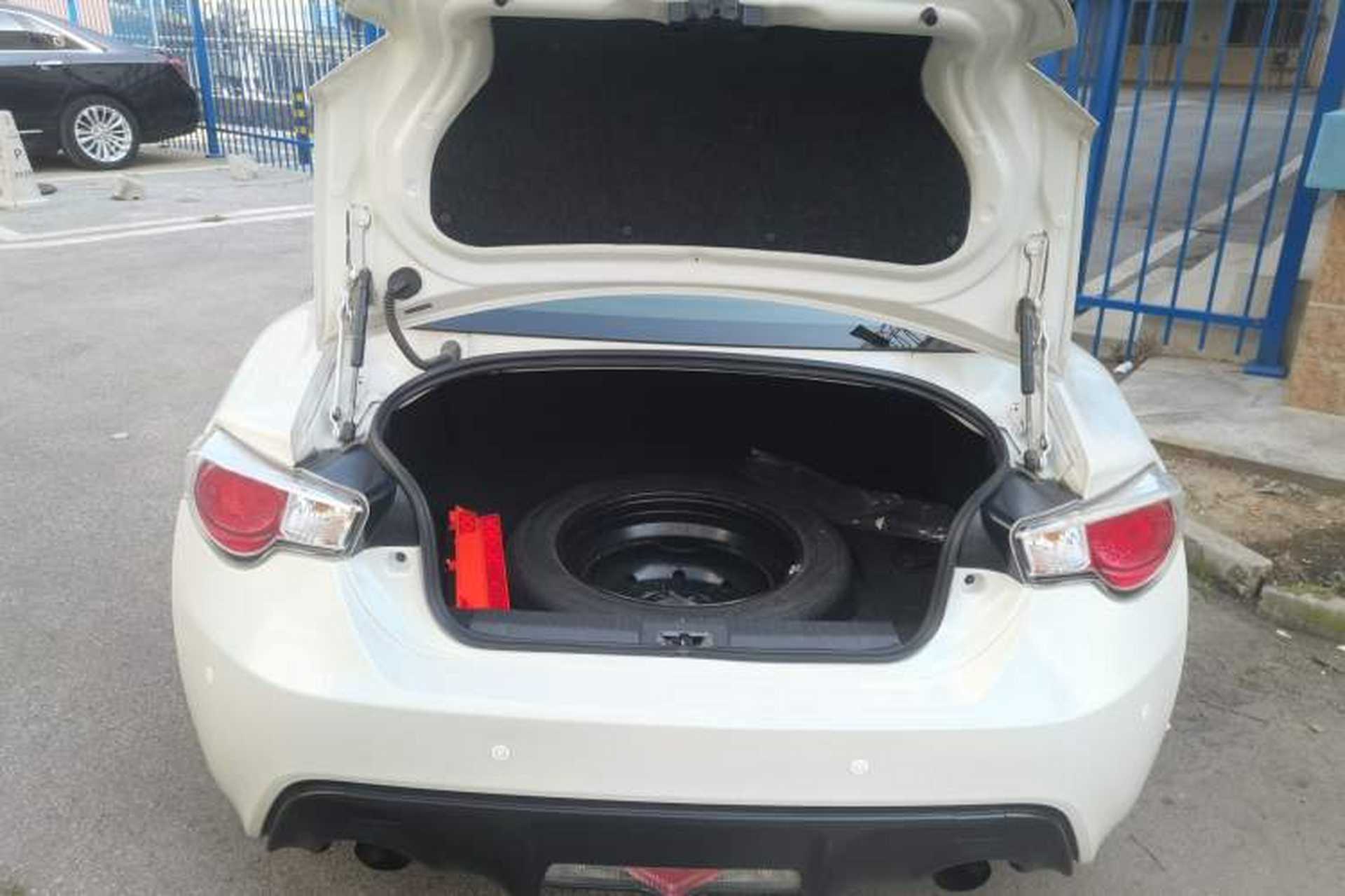 Used Toyota 86 2013 2.0L Automatic Luxury Version Trunk