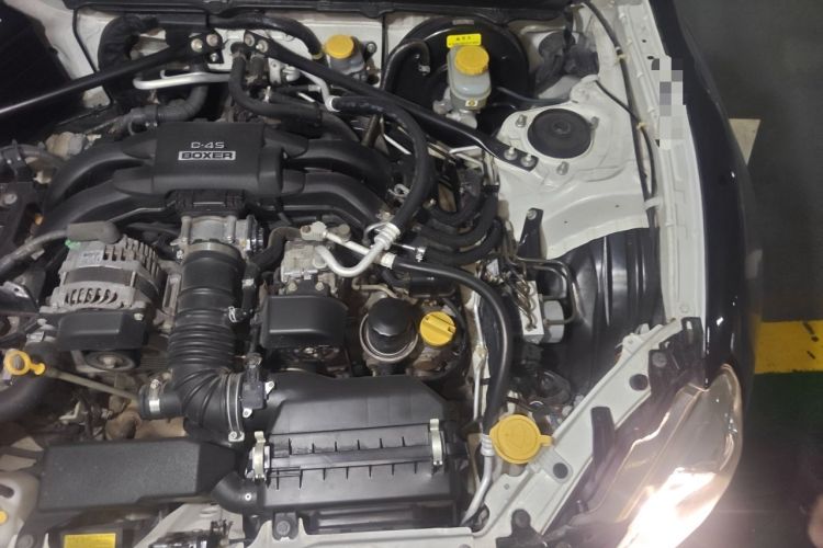 Used Toyota 86 2014 2.0L Manual Luxury Version Engine Bay Left