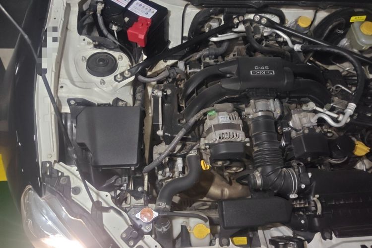 Used Toyota 86 2014 2.0L Manual Luxury Version Engine Bay Right
