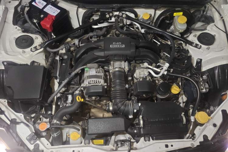 Used Toyota 86 2014 2.0L Manual Luxury Version Engine Bay