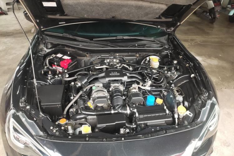 Used Toyota 86 2014 2.0L Automatic Luxury Version Engine Bay