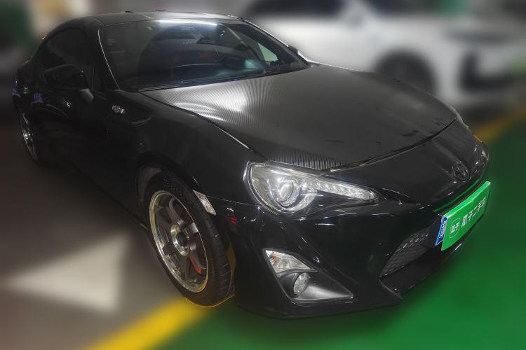 Used Toyota 86 2014 2.0L Manual Luxury Version Front Right 45 Deg