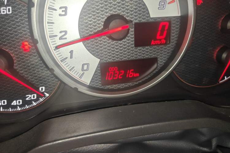 Used Toyota 86 2014 2.0L Manual Luxury Version Odometer Close Up