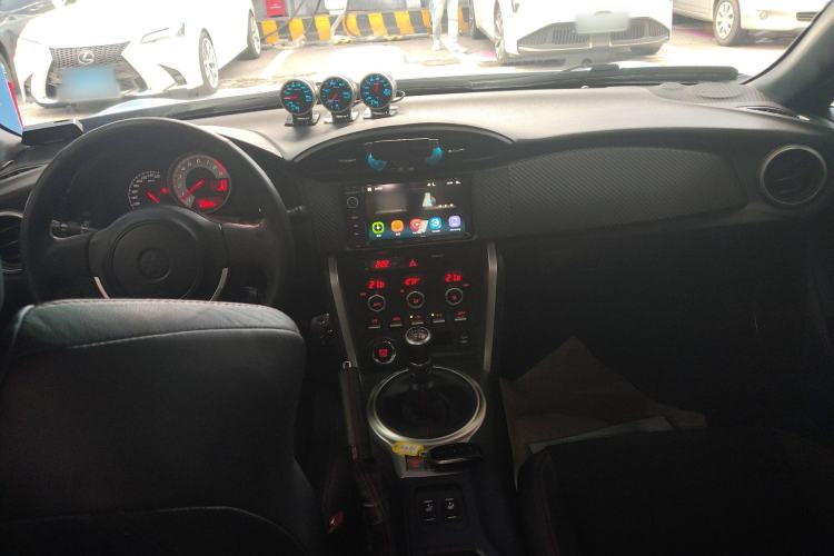 Used Toyota 86 2014 2.0L Manual Luxury Version Center Console