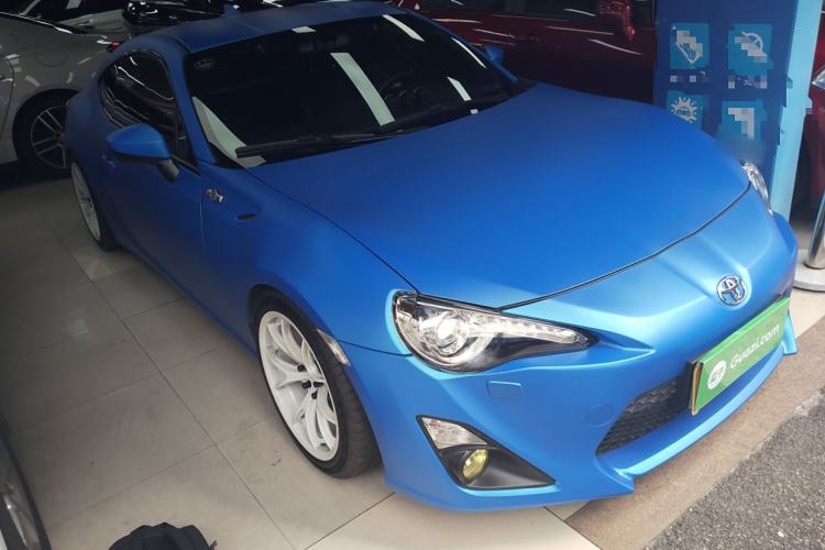 Used Toyota 86 2014 2.0L Manual Luxury Version Front Right 45 Deg
