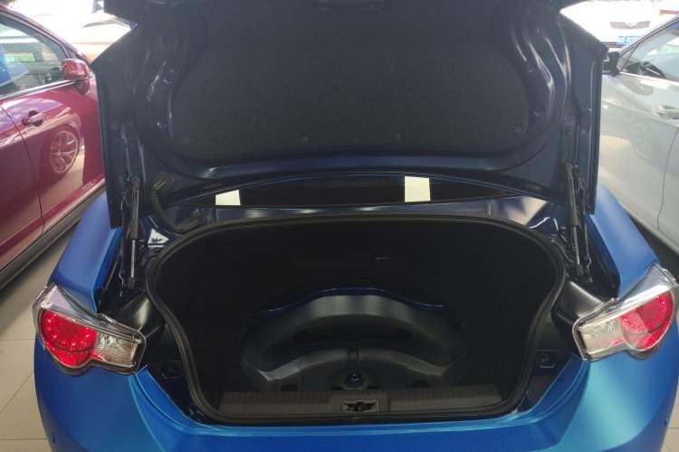 Used Toyota 86 2014 2.0L Manual Luxury Version Trunk