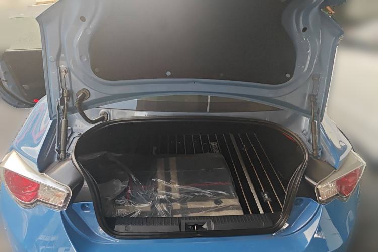 Used Toyota 86 2014 2.0L Manual Luxury Version Trunk