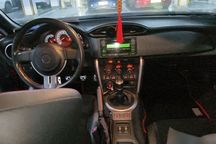 Used Toyota 86 2014 2.0L Manual Luxury Version Interior 2