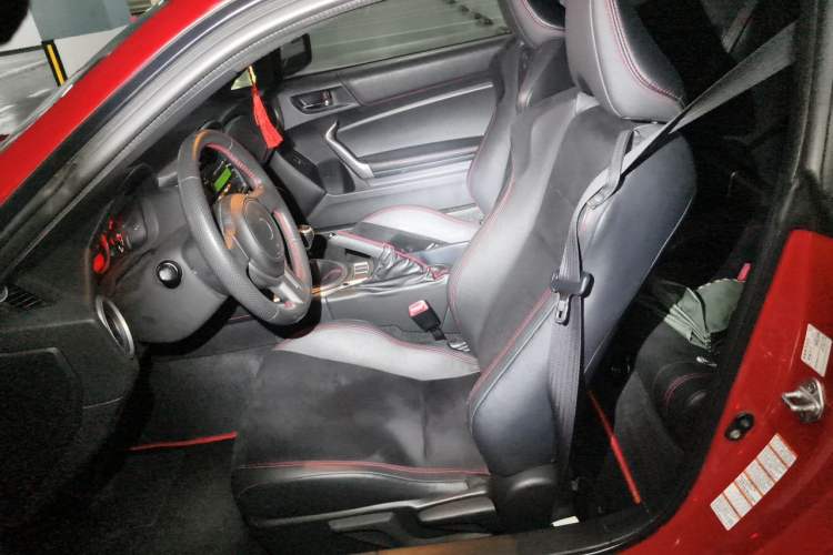 Used Toyota 86 2014 2.0L Manual Luxury Version Left Front Seat