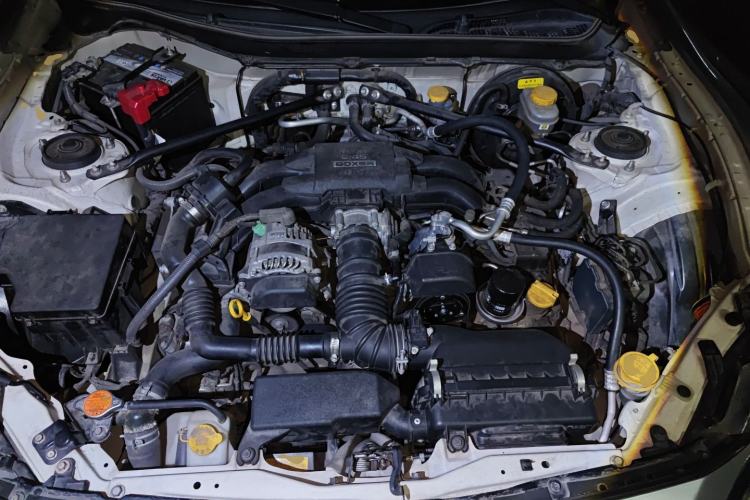 Used Toyota 86 2014 2.0L Manual Luxury Version Engine Bay