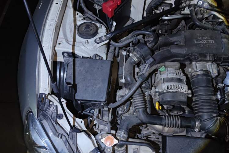 Used Toyota 86 2014 2.0L Manual Luxury Version Engine Bay Right