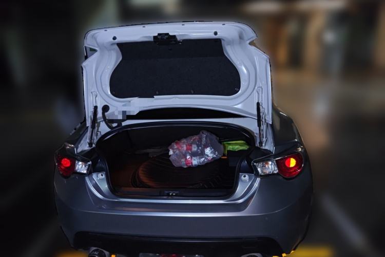 Used Toyota 86 2014 2.0L Manual Luxury Version Trunk