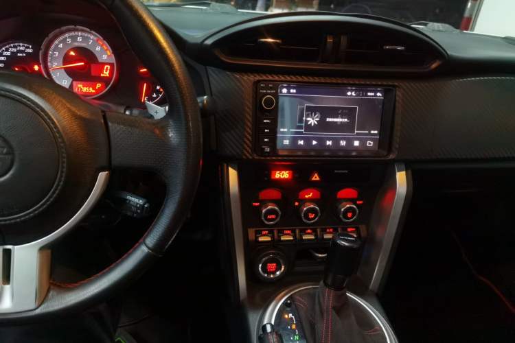 Used Toyota 86 2014 2.0L Automatic Luxury Version Audio And AC Panel