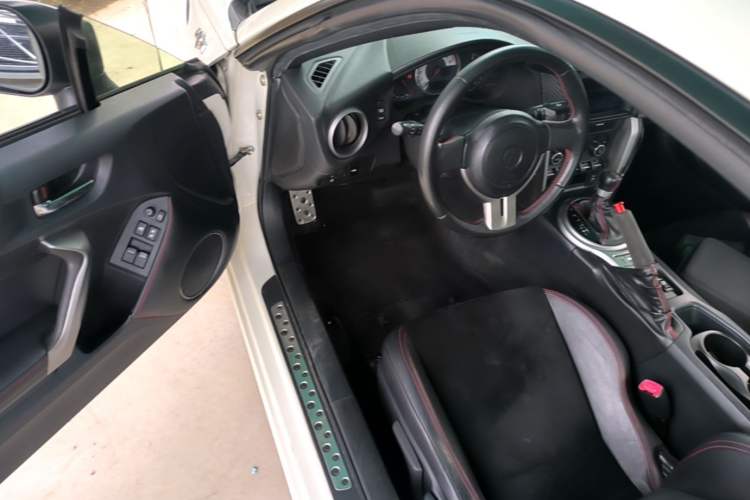 Used Toyota 86 2014 2.0L Automatic Luxury Version Driver Seat