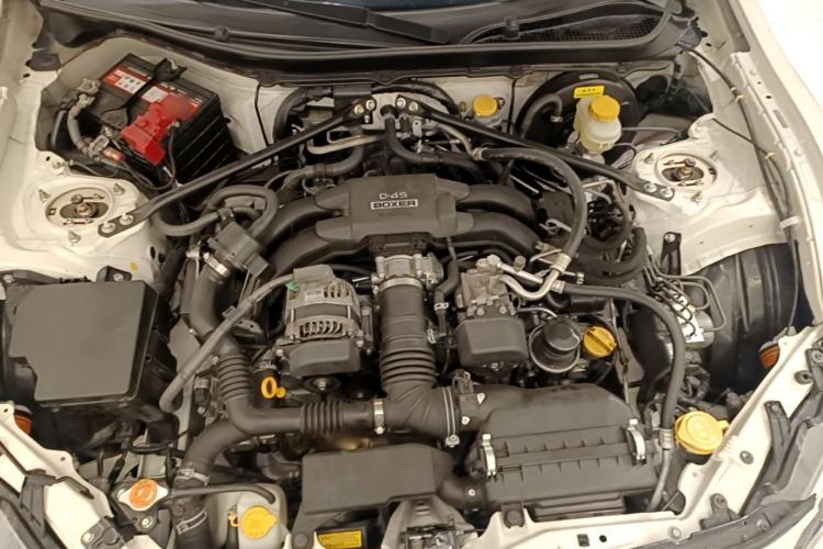 Used Toyota 86 2014 2.0L Manual Luxury Version Engine Bay
