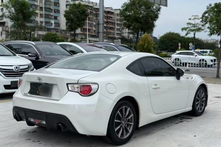 Used Toyota 86 2014 2.0L Automatic Luxury Version Exterior 2