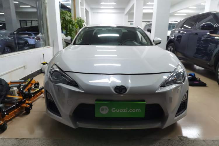 Used Toyota 86 2014 2.0L Automatic Luxury Version Front