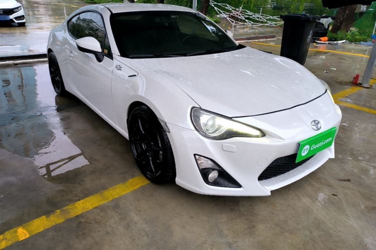 Used Toyota 86 2014 2.0L Manual Luxury Version Front Right 45 Deg