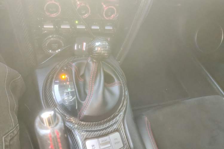 Used Toyota 86 2014 2.0L Automatic Luxury Version Gear Lever