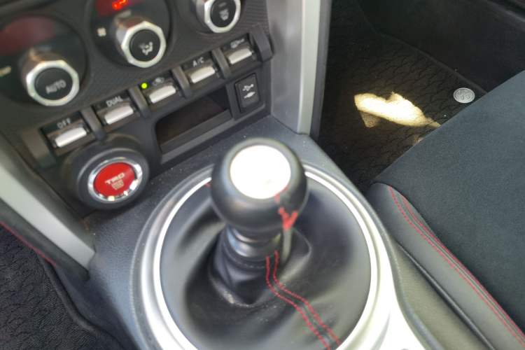 Used Toyota 86 2014 2.0L Manual Luxury Version Gear Lever