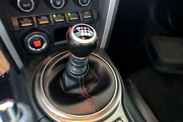 Used Toyota 86 2014 2.0L Manual Luxury Version Gear Lever