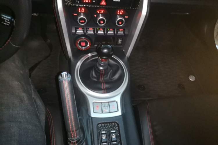 Used Toyota 86 2014 2.0L Manual Luxury Version Gear Lever