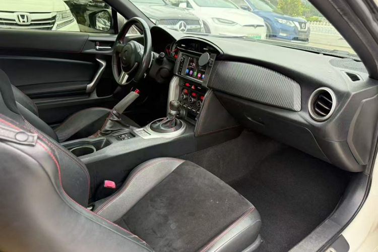 Used Toyota 86 2014 2.0L Automatic Luxury Version Interior 1