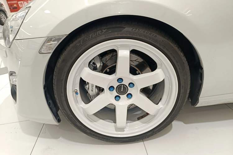 Used Toyota 86 2014 2.0L Manual Luxury Version Left Front Wheel Hub