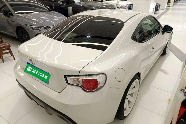 Used Toyota 86 2014 2.0L Manual Luxury Version Rear Right 45 Deg