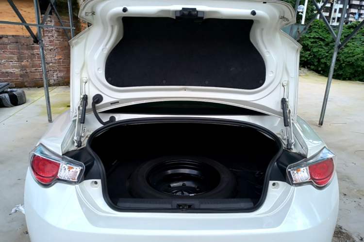 Used Toyota 86 2014 2.0L Automatic Luxury Version Trunk