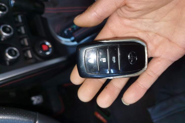 Used Toyota 86 2014 2.0L Automatic Luxury Version Vehicle Key