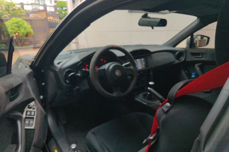 Used Toyota 86 2017 2.0L Manual Elite Edition Center Console
