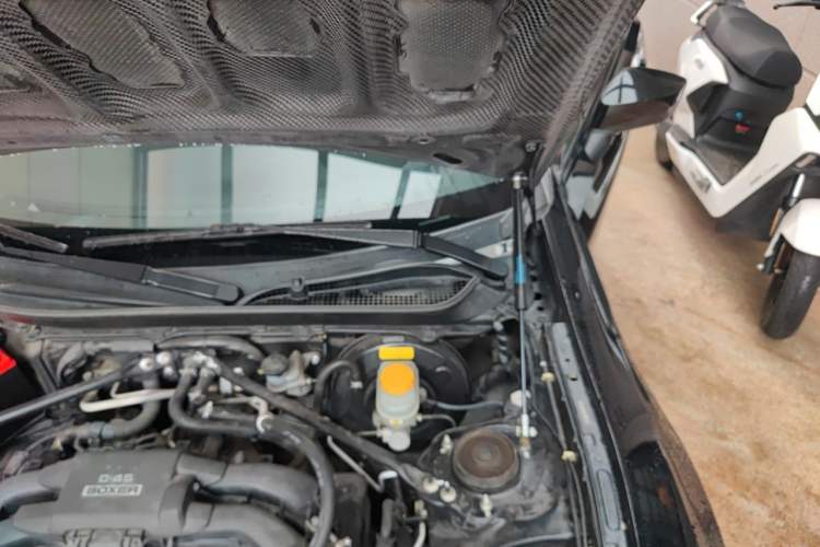 Used Toyota 86 2017 2.0L Manual Elite Edition Engine Bay Left