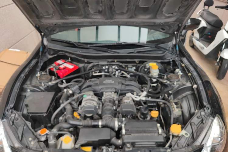 Used Toyota 86 2017 2.0L Manual Elite Edition Engine Bay