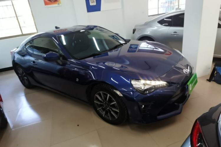 Used Toyota 86 2017 2.0L Manual Luxury Version Front Right 45 Deg