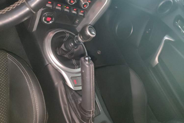 Used Toyota 86 2017 2.0L Manual Luxury Version Gear Lever