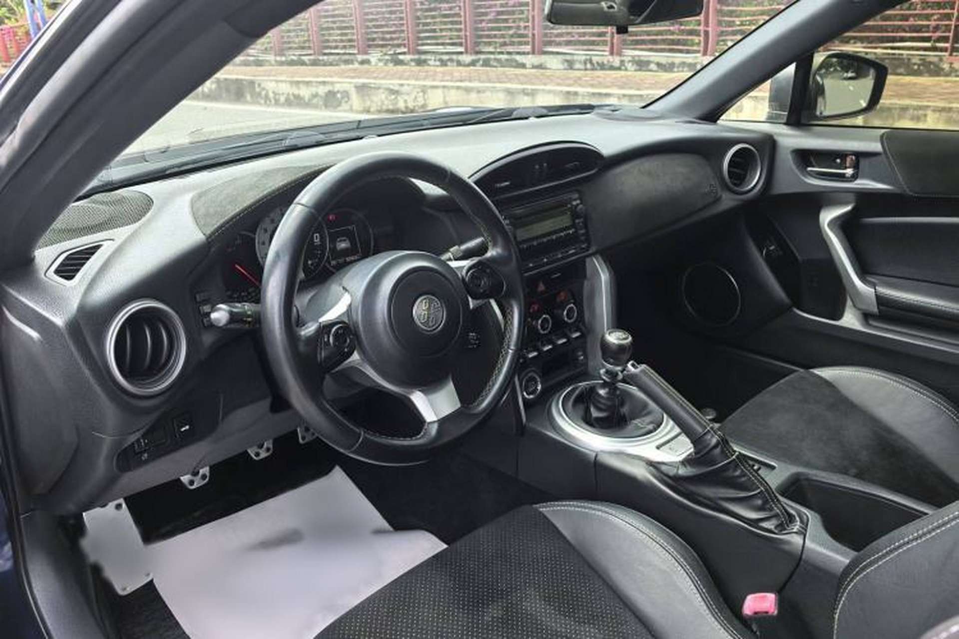 Used Toyota 86 2017 2.0L Manual Luxury Version Interior 2
