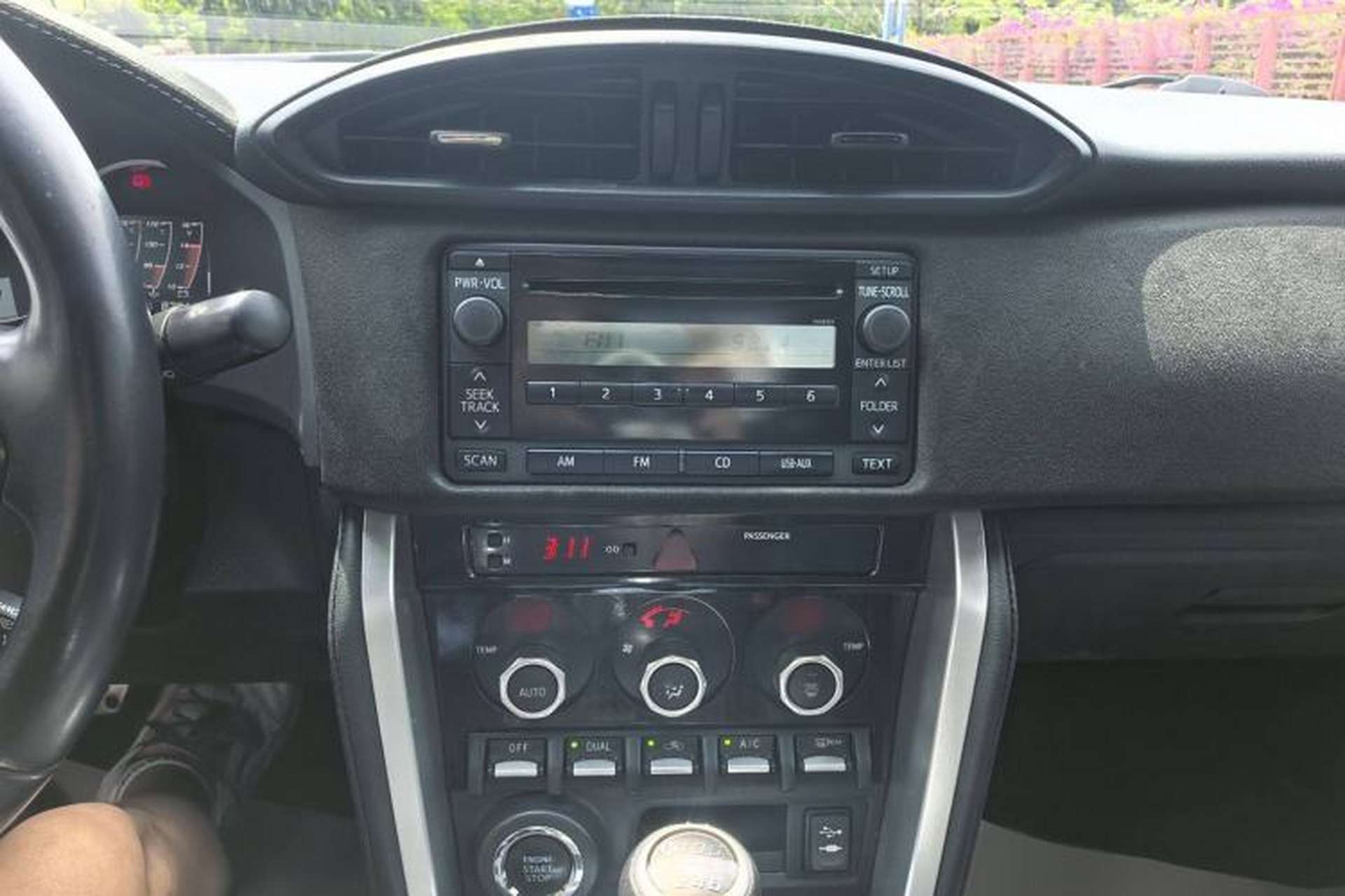 Used Toyota 86 2017 2.0L Manual Luxury Version Interior 4