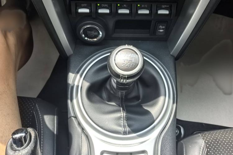 Used Toyota 86 2017 2.0L Manual Luxury Version Interior 5