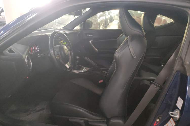 Used Toyota 86 2017 2.0L Manual Luxury Version Left Front Seat