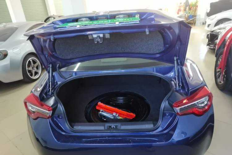 Used Toyota 86 2017 2.0L Manual Luxury Version Trunk