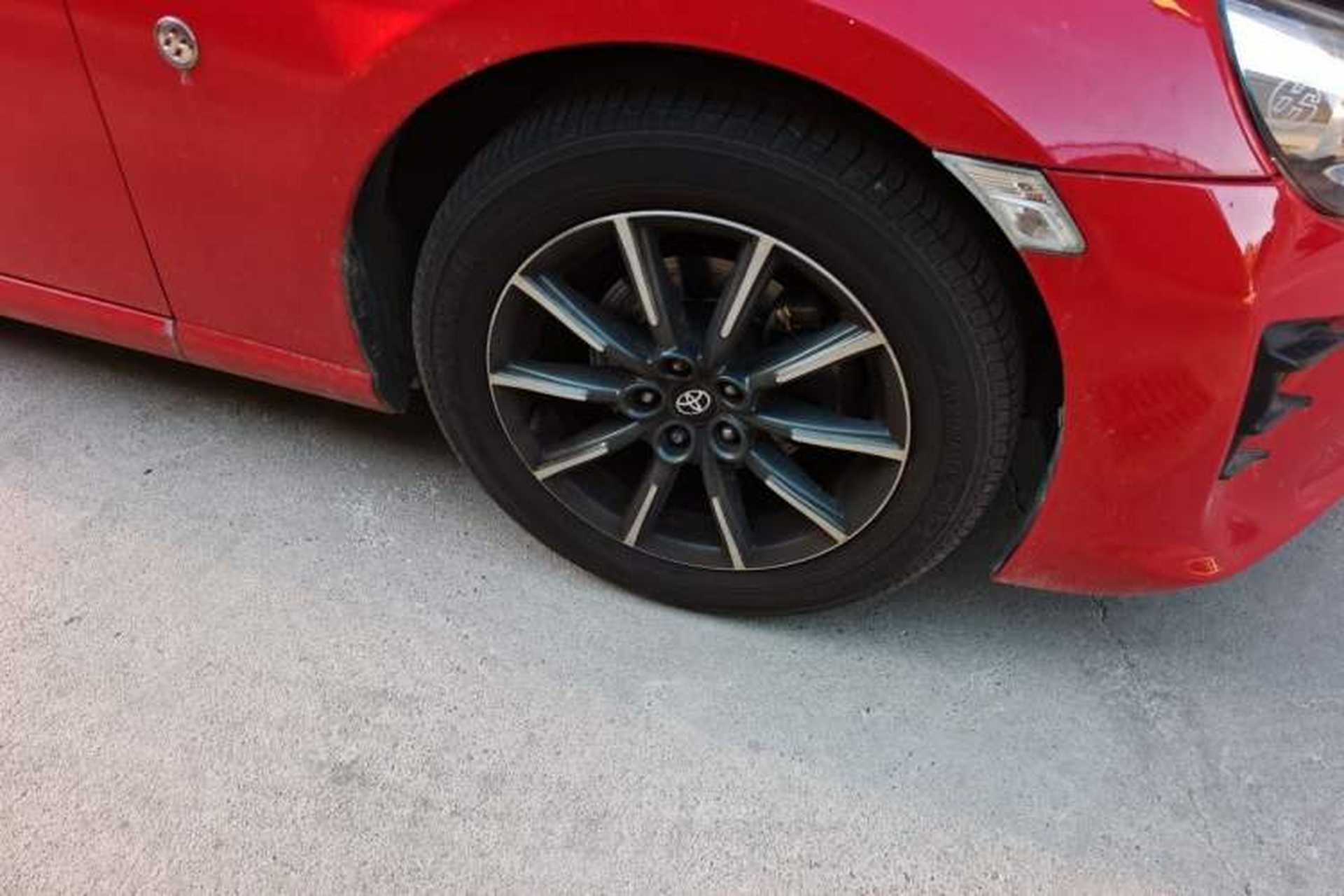 Used Toyota 86 2017 2.0L Automatic Luxury Version Right Front Wheel Hub