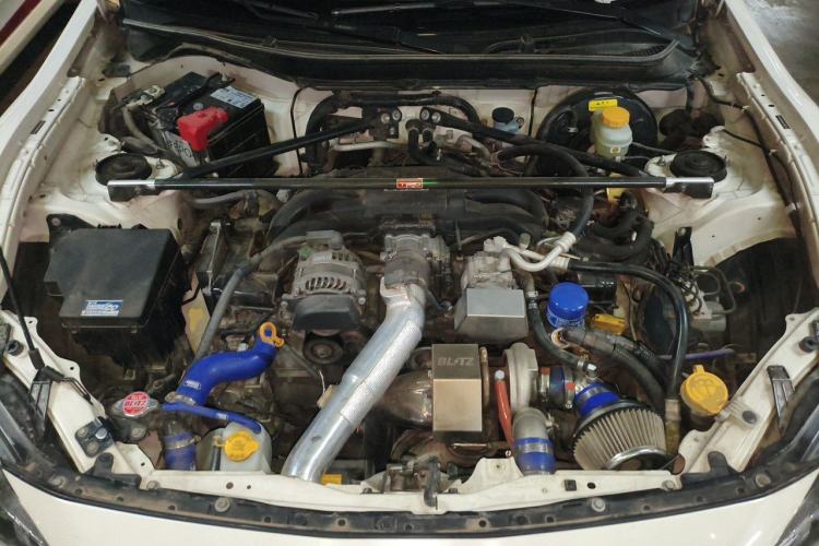 Used Toyota 86 2017 2.0L Manual Luxury Version Engine Bay