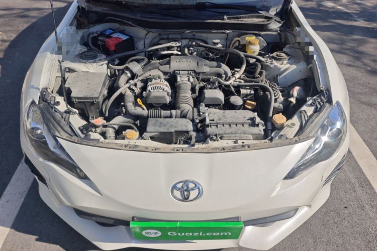 Used Toyota 86 2017 2.0L Manual Luxury Version Engine Bay