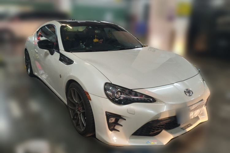 Used Toyota 86 2017 2.0L Manual Luxury Version Front Right 45 Deg
