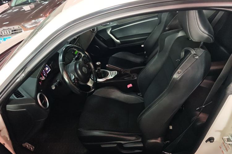 Used Toyota 86 2017 2.0L Manual Luxury Version Left Front Seat
