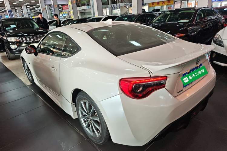 Used Toyota 86 2017 2.0L Manual Luxury Version Rear Left 45 Deg