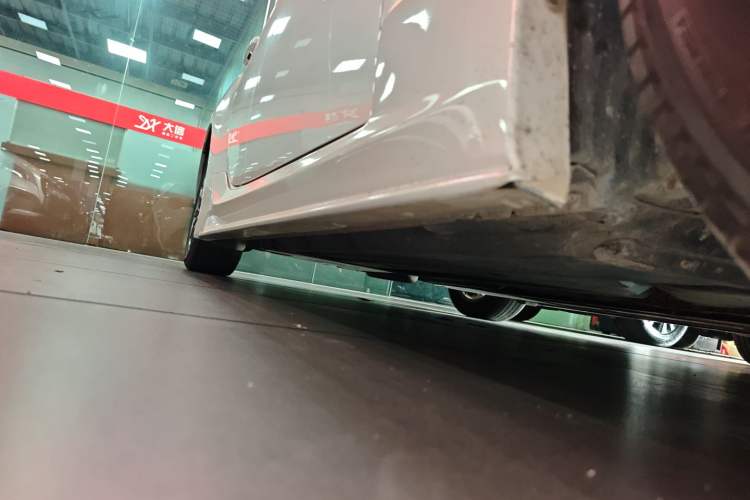 Used Toyota 86 2017 2.0L Manual Luxury Version Right Side Sill
